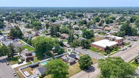 32 Lake Avenue Deer Park NY 11729
