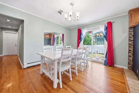 32 Lake Avenue Deer Park NY 11729