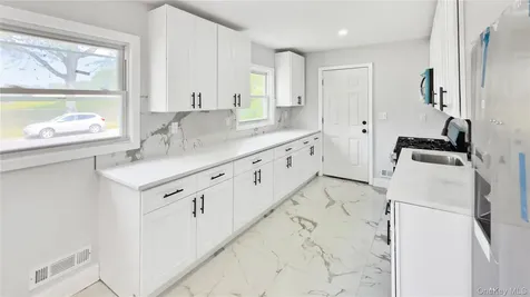 162 State Street Westbury NY 11590