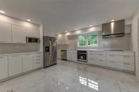3 South Run Cold Spring Harbor NY 11724
