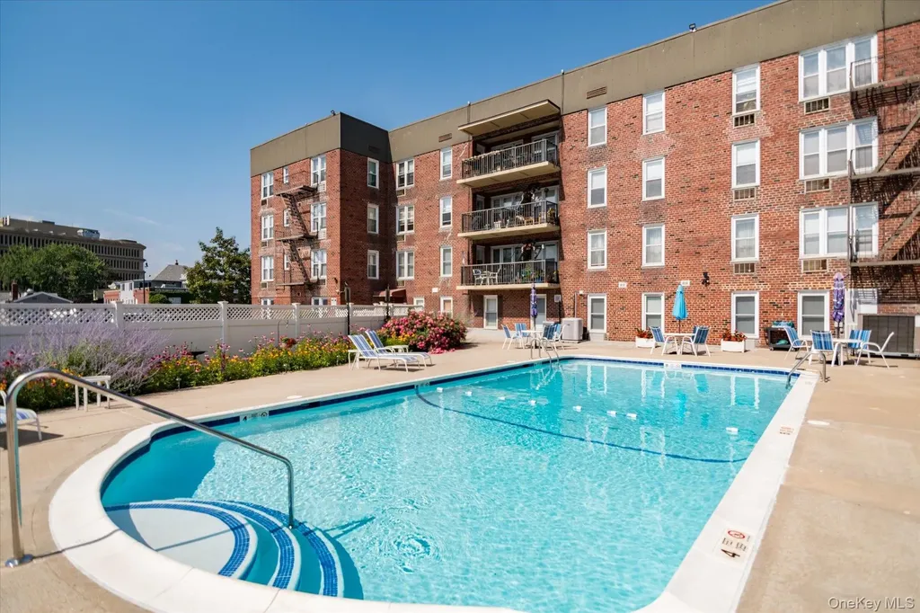 60 Hempstead Avenue Lynbrook NY 11563