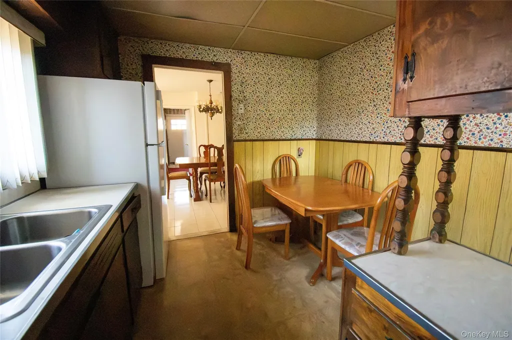 2415 Gale Avenue Baldwin NY 11510