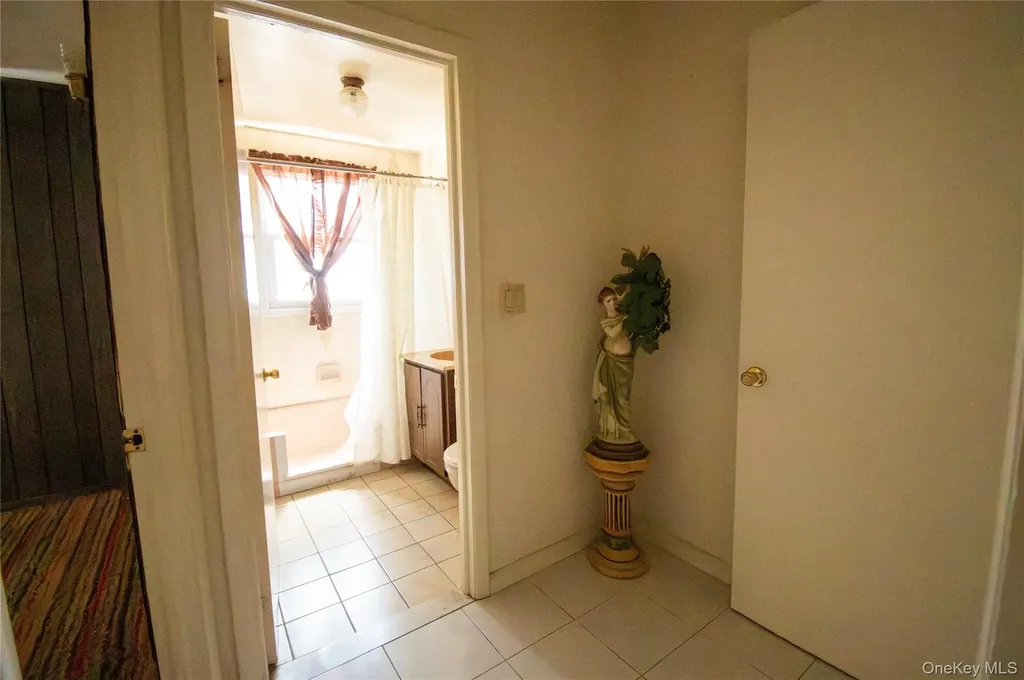 2415 Gale Avenue Baldwin NY 11510