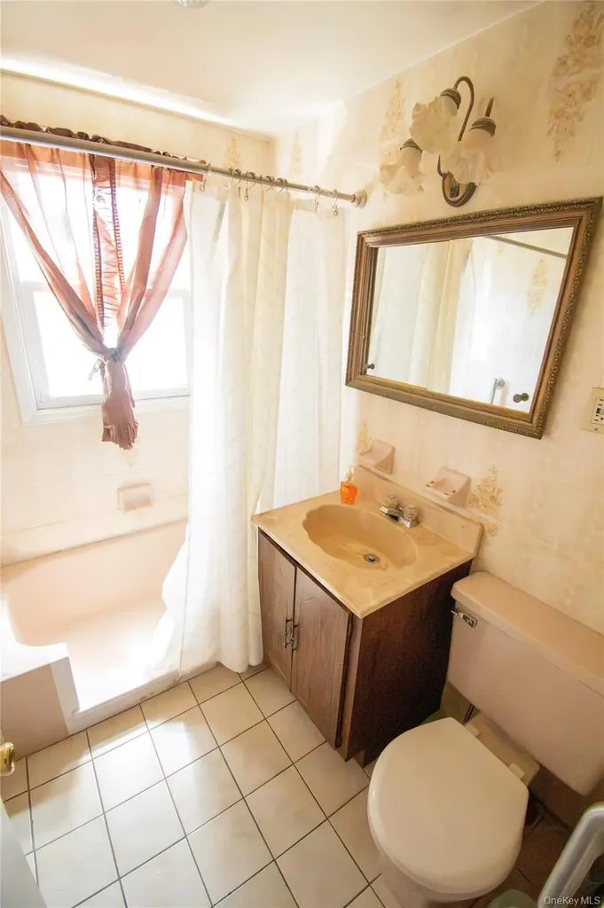2415 Gale Avenue Baldwin NY 11510