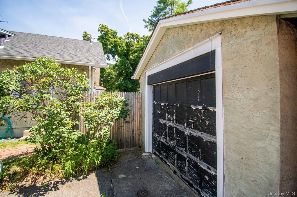 2415 Gale Avenue Baldwin NY 11510