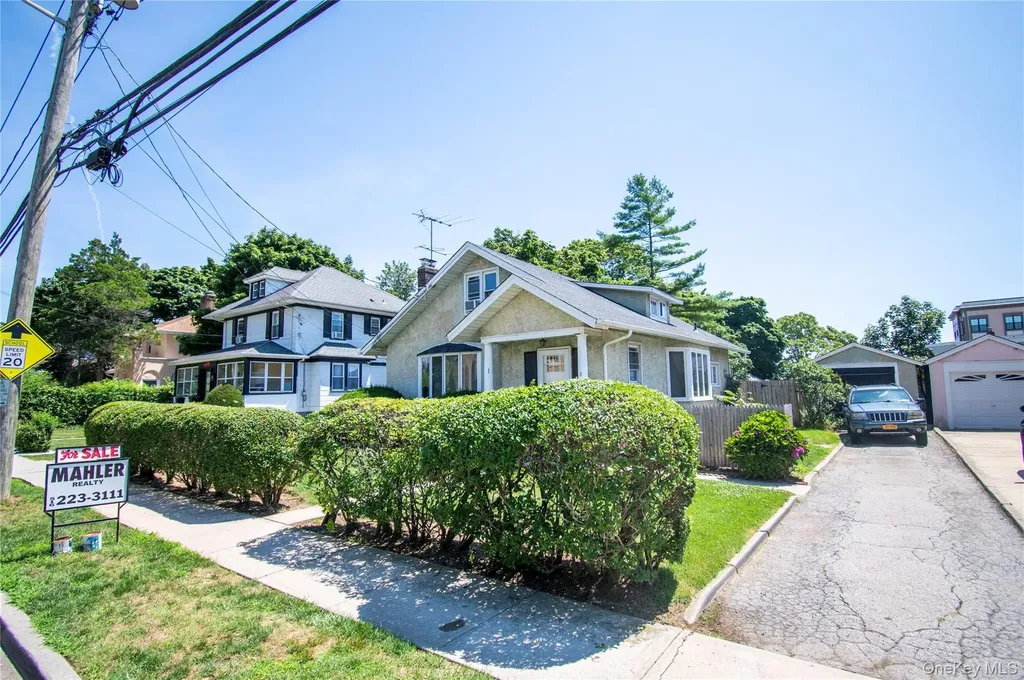 2415 Gale Avenue Baldwin NY 11510