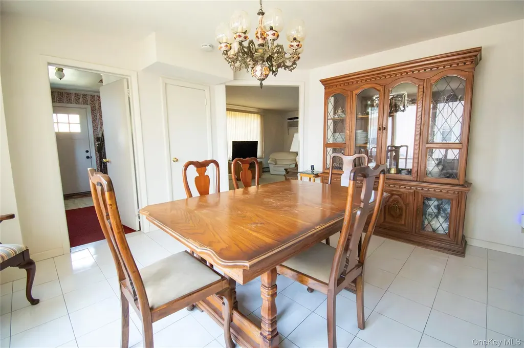 2415 Gale Avenue Baldwin NY 11510
