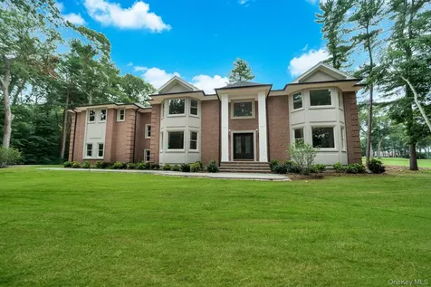 730 Remsens Lane Muttontown NY 11771