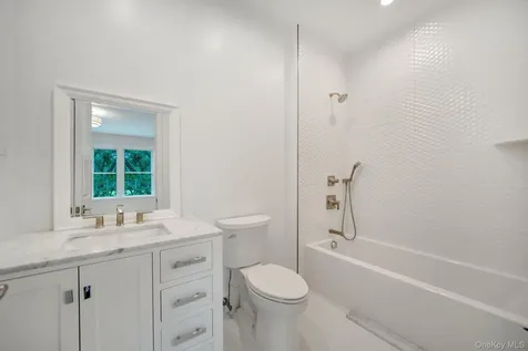 730 Remsens Lane Muttontown NY 11771