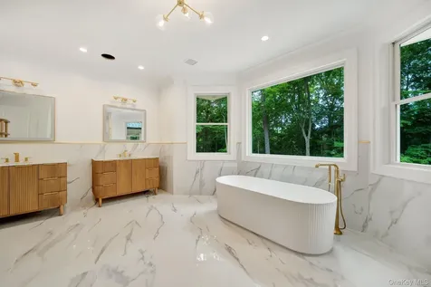 730 Remsens Lane Muttontown NY 11771