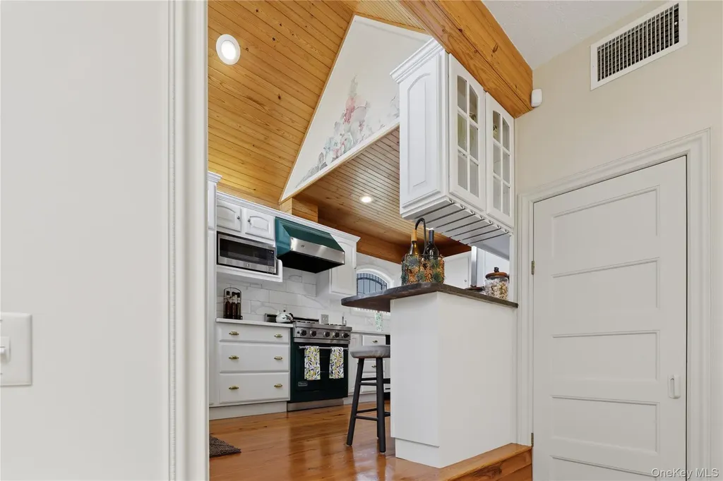 109 Doncaster Road Malverne NY 11565
