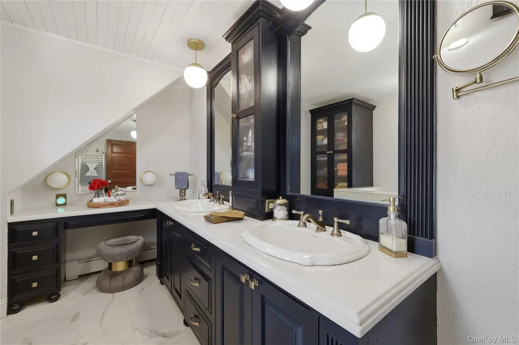109 Doncaster Road Malverne NY 11565