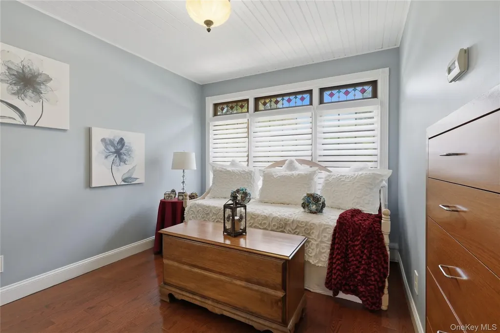 109 Doncaster Road Malverne NY 11565