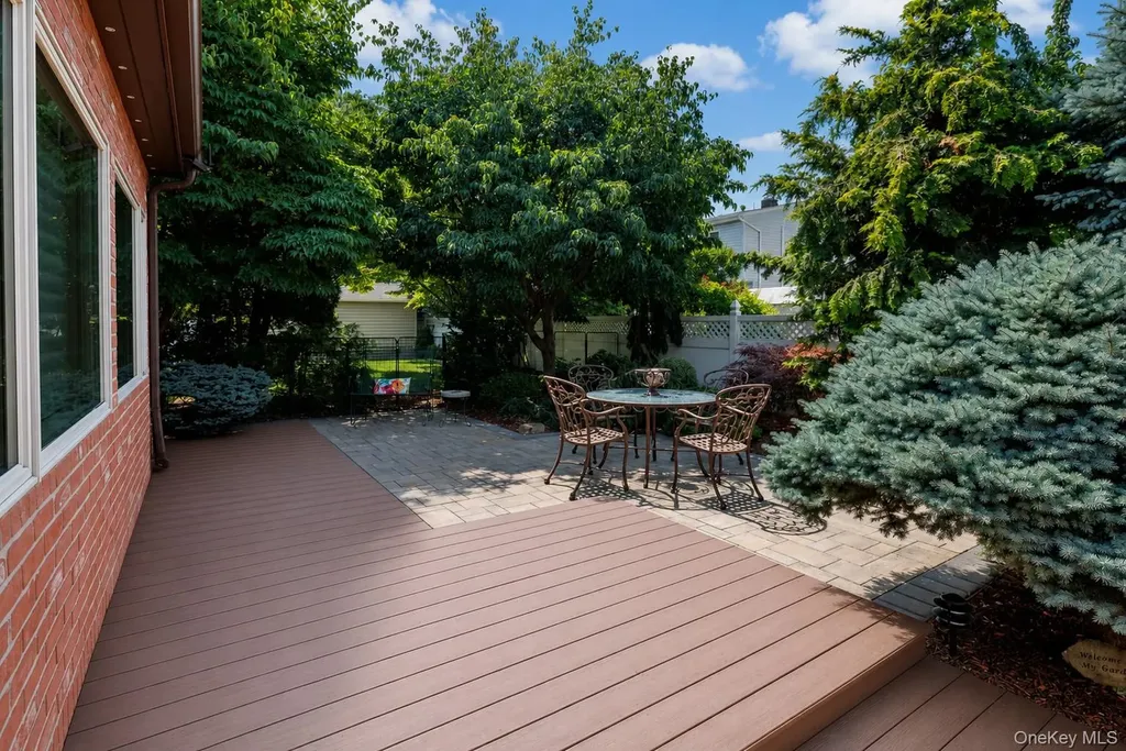 109 Doncaster Road Malverne NY 11565