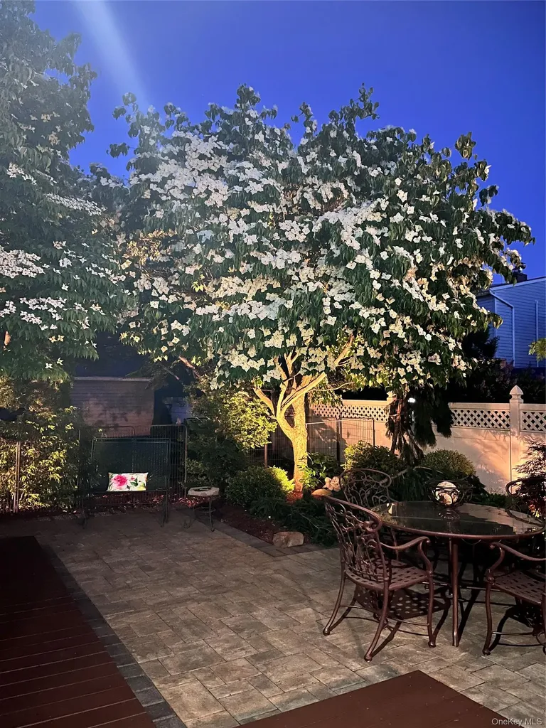 109 Doncaster Road Malverne NY 11565