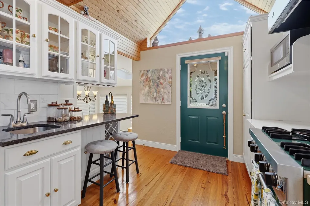 109 Doncaster Road Malverne NY 11565