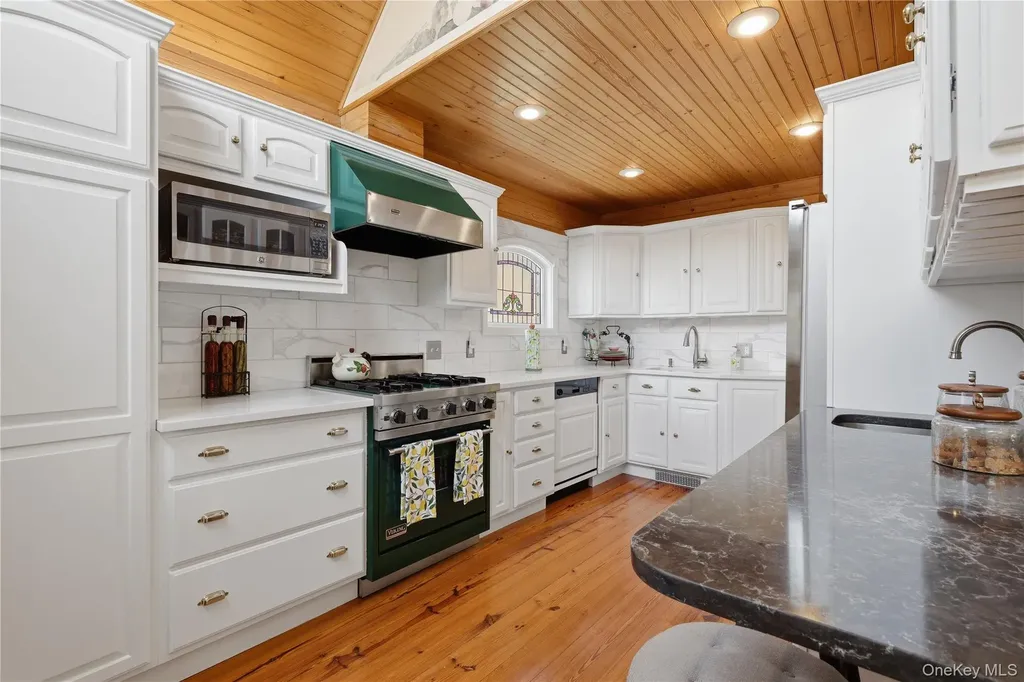 109 Doncaster Road Malverne NY 11565