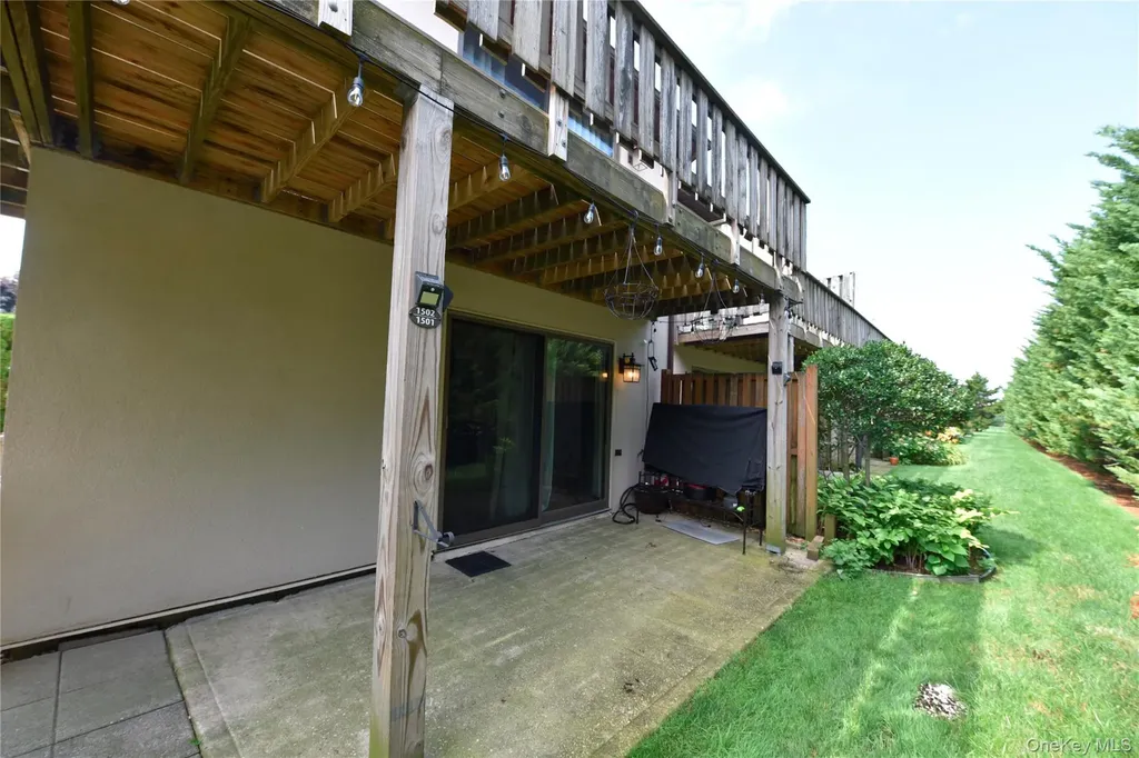 1 Anchorage Way Freeport NY 11520