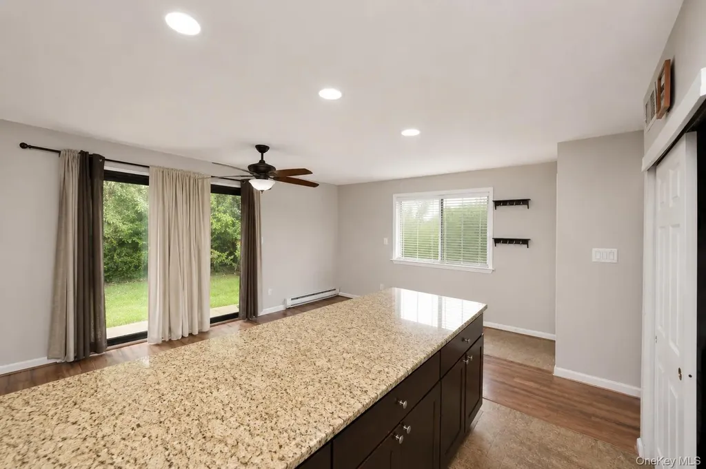 1 Anchorage Way Freeport NY 11520