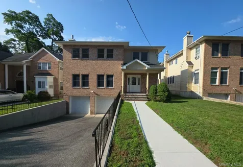 86 George Street East Hills NY 11577