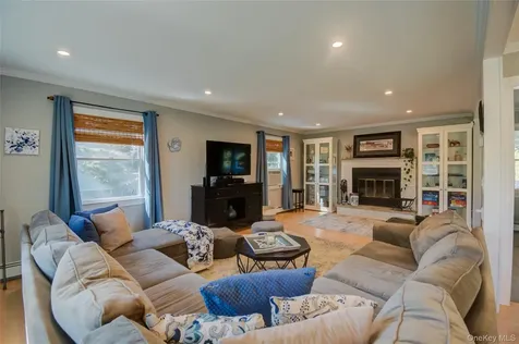 54 Clearview Circle Hopewell Junction NY 12533