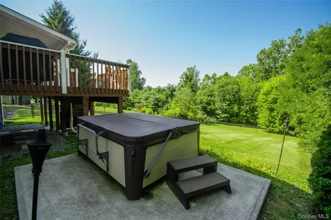 54 Clearview Circle Hopewell Junction NY 12533