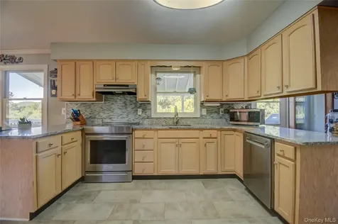54 Clearview Circle Hopewell Junction NY 12533