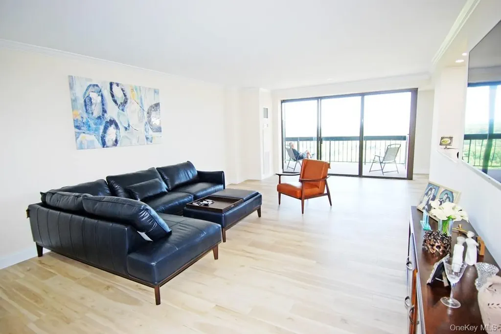 27110 Grand Central Floral Park NY 11005