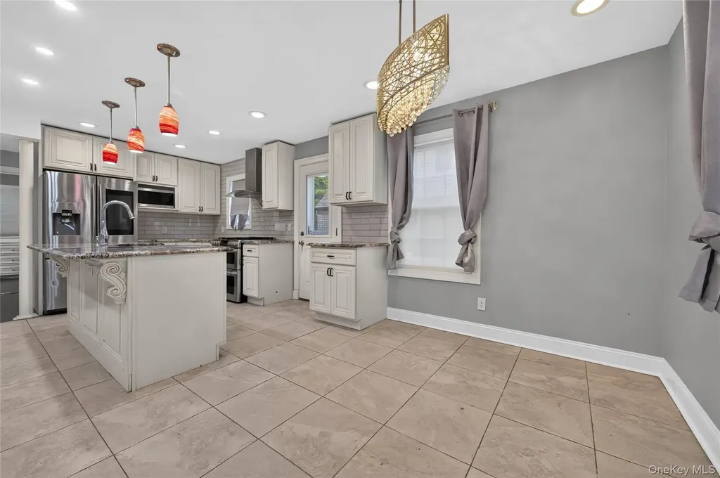 175 Wardwell Road Mineola NY 11501