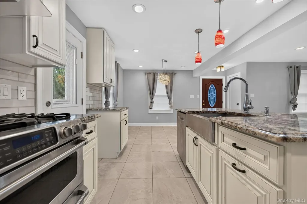 175 Wardwell Road Mineola NY 11501