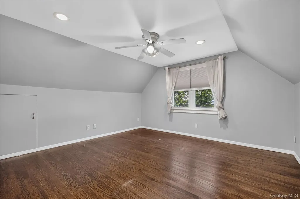 175 Wardwell Road Mineola NY 11501