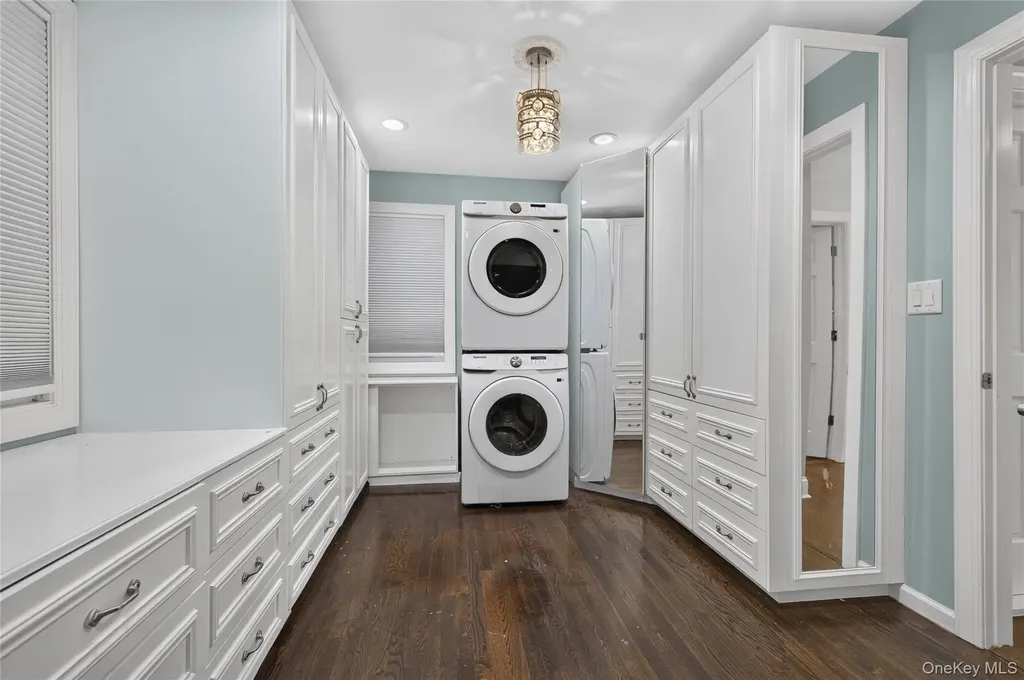 175 Wardwell Road Mineola NY 11501