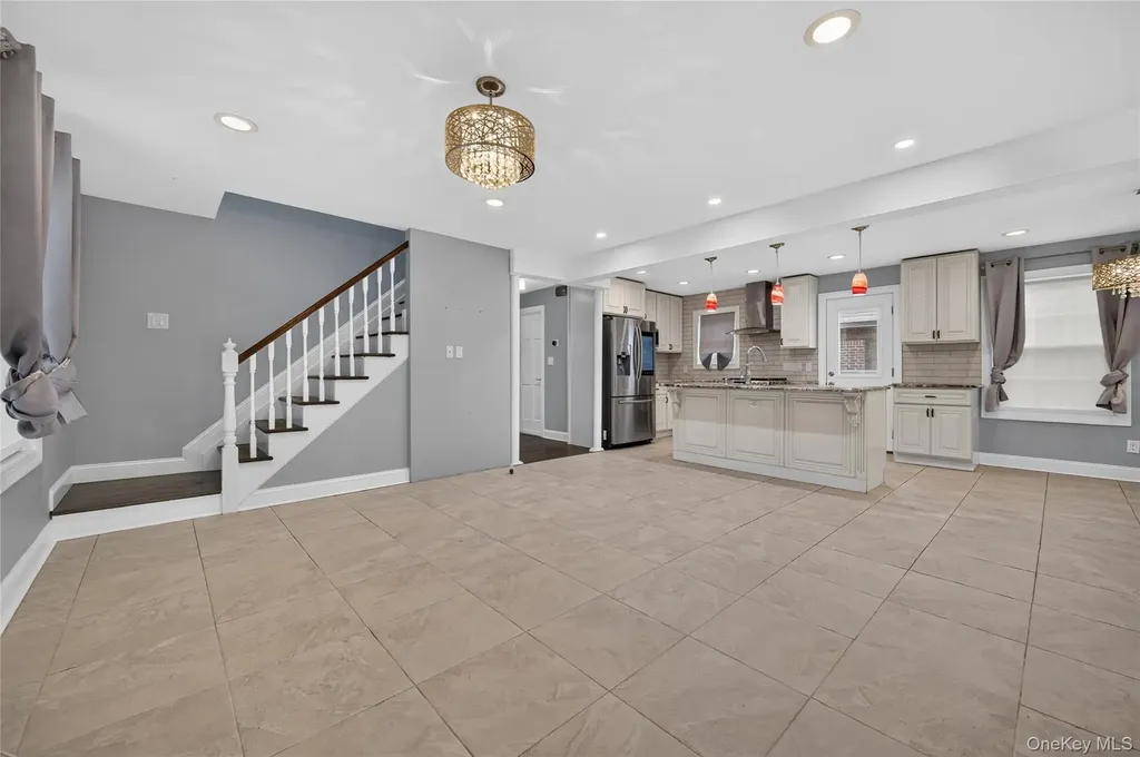175 Wardwell Road Mineola NY 11501