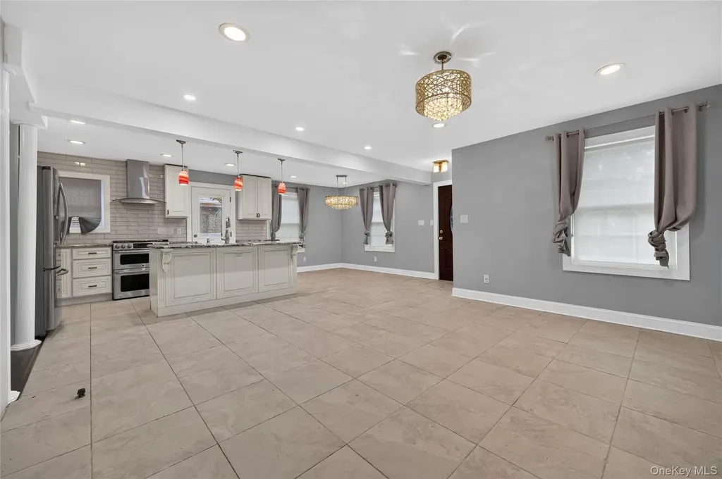 175 Wardwell Road Mineola NY 11501