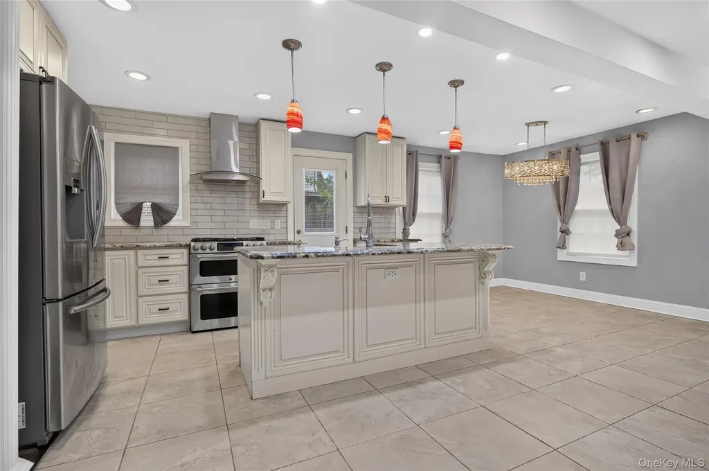 175 Wardwell Road Mineola NY 11501