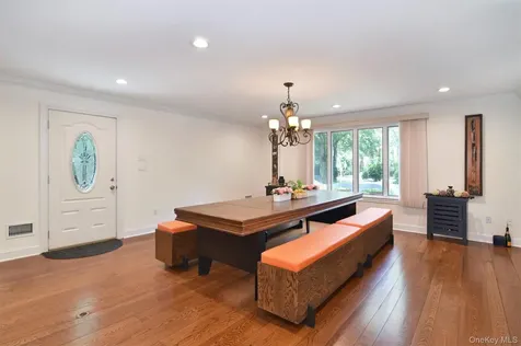 23 Barnaby Lane Hartsdale NY 10530