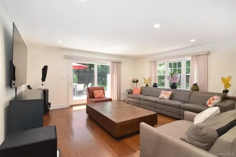 23 Barnaby Lane Hartsdale NY 10530