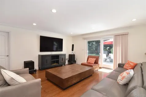 23 Barnaby Lane Hartsdale NY 10530
