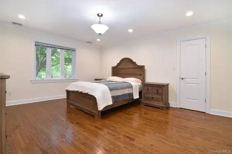 23 Barnaby Lane Hartsdale NY 10530