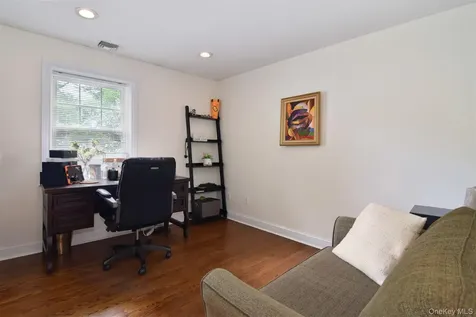 23 Barnaby Lane Hartsdale NY 10530