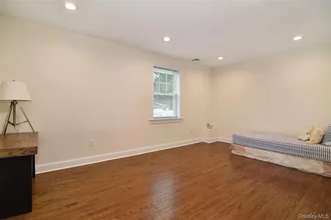 23 Barnaby Lane Hartsdale NY 10530