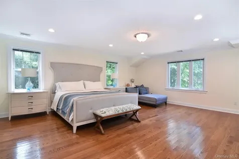 23 Barnaby Lane Hartsdale NY 10530
