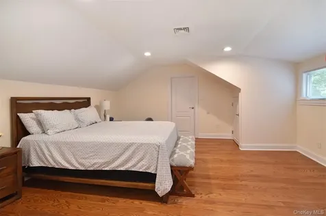 23 Barnaby Lane Hartsdale NY 10530