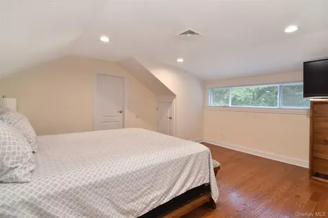 23 Barnaby Lane Hartsdale NY 10530