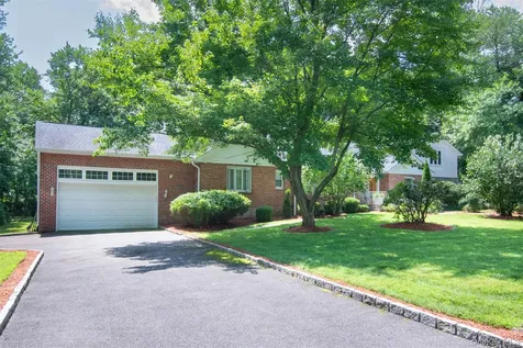 23 Barnaby Lane Hartsdale NY 10530