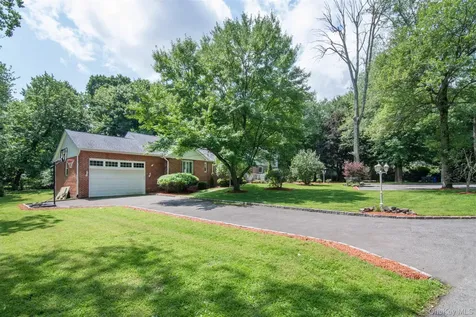 23 Barnaby Lane Hartsdale NY 10530