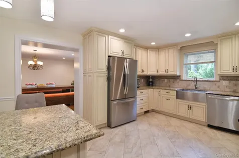 23 Barnaby Lane Hartsdale NY 10530