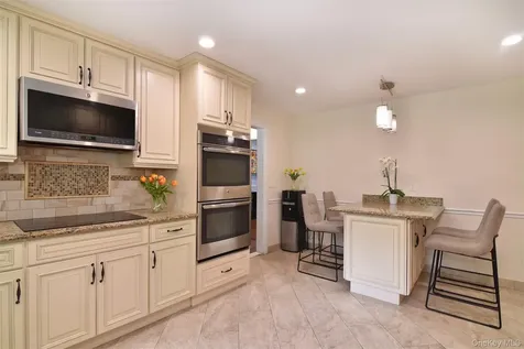 23 Barnaby Lane Hartsdale NY 10530