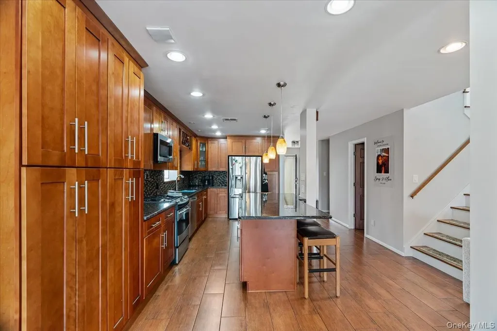 117 Gordon Place Freeport NY 11520