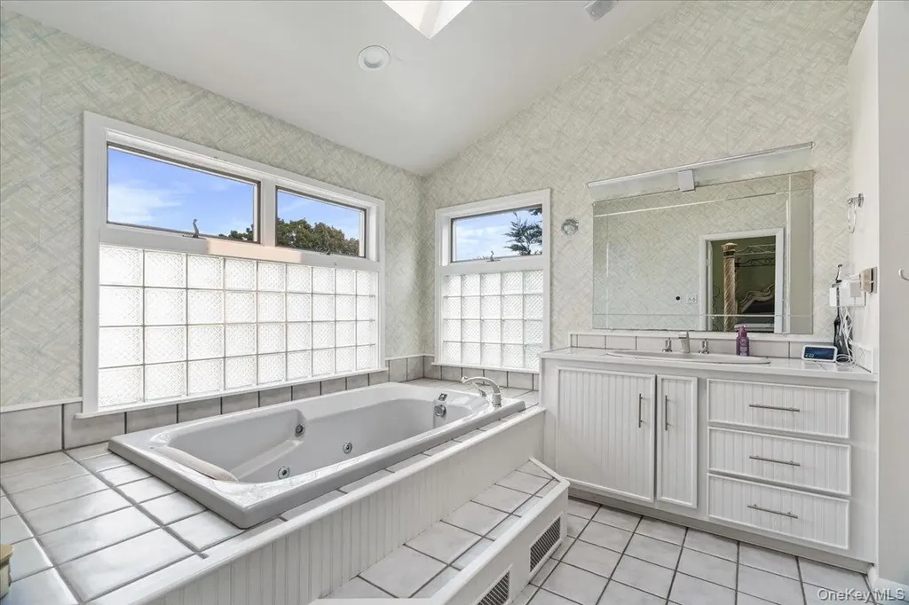 117 Gordon Place Freeport NY 11520